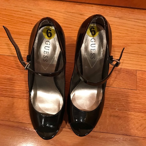 Guess Brand peep-toe black patent heels - Picture 5 of 5